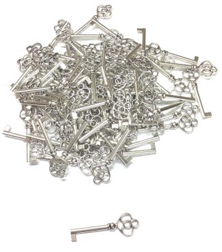 Clover Keys - Silver - Metal Santa Charms Steampunk