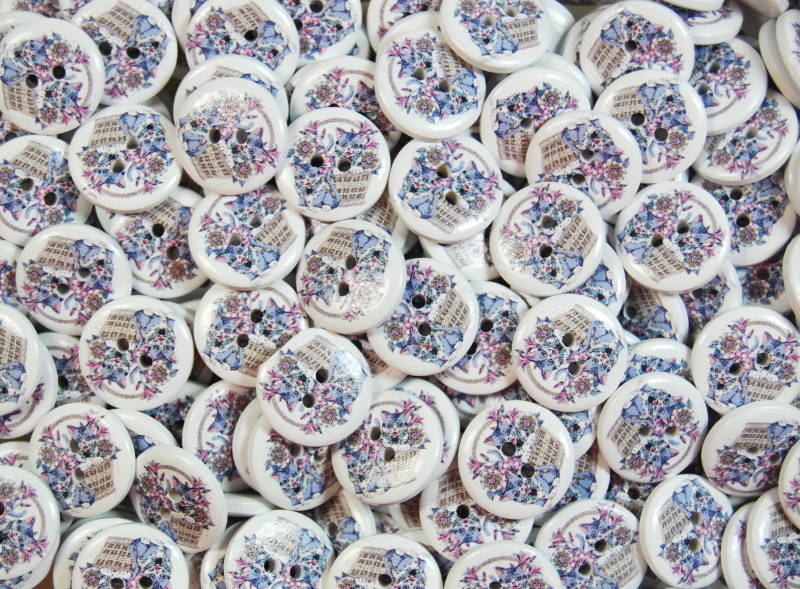 Children's Printed Wooden Buttons (Cat with Basket - 20mm)