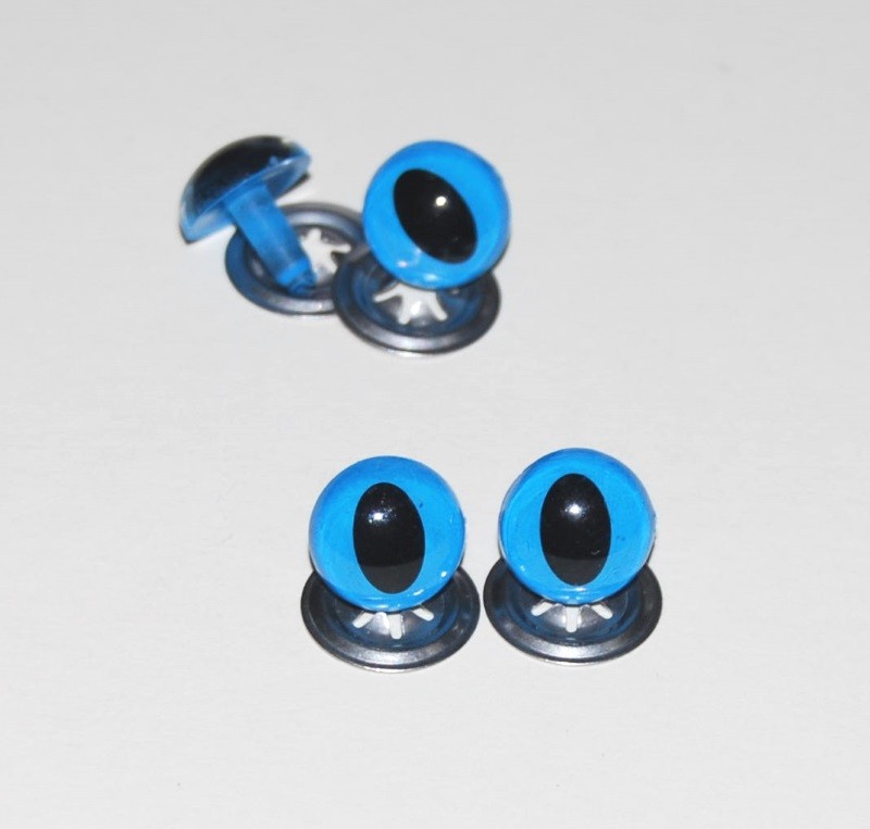 Pack of 2 Pairs - 10.5mm Blue Cat Crystal Eyes with Metal Backs