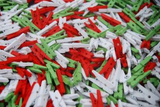 25mm Christmas Mix 1 - Mini Wooden Craft Pegs