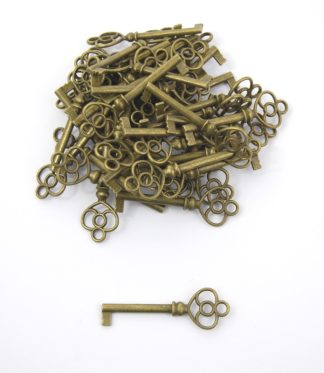 Clover Keys - Antique Brass - Metal Santa Charms Steampunk