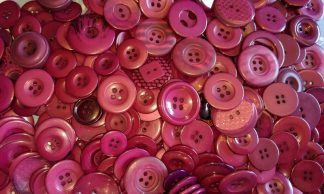 Pack of 100g - LARGE PLUM Buttons - Mixed Sizes for Sewing and Crafting 25mm to 40mm