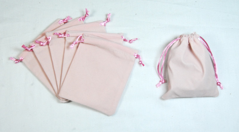Pack of 5 - 7cm x 9cm Light Pink STRAIGHT Velvet Jewellery Bags