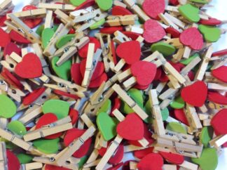 30mm Red & Green Mix Heart Pegs
