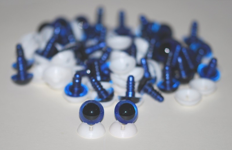 Pack of 25 Pairs - 18mm Royal Blue Glass Like Eyes with Plastic Backs