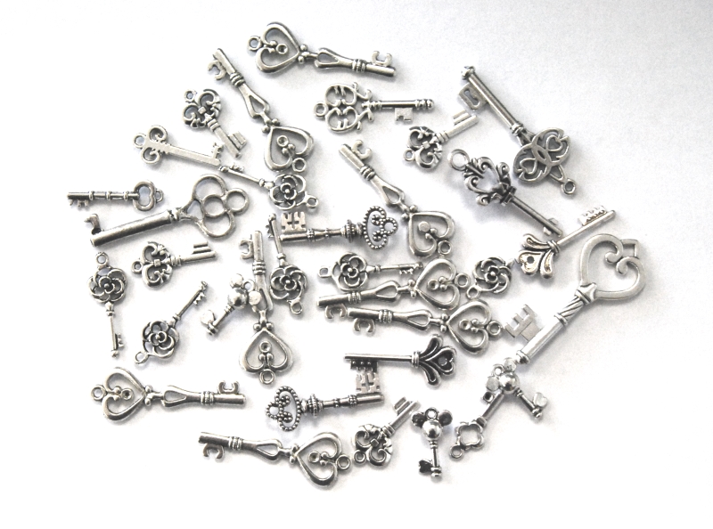 Pack of 100g - Silver Mix 2 Steampunk Keys