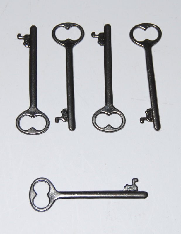 Gun Metal (Small) Santa Keys - Metal Charms