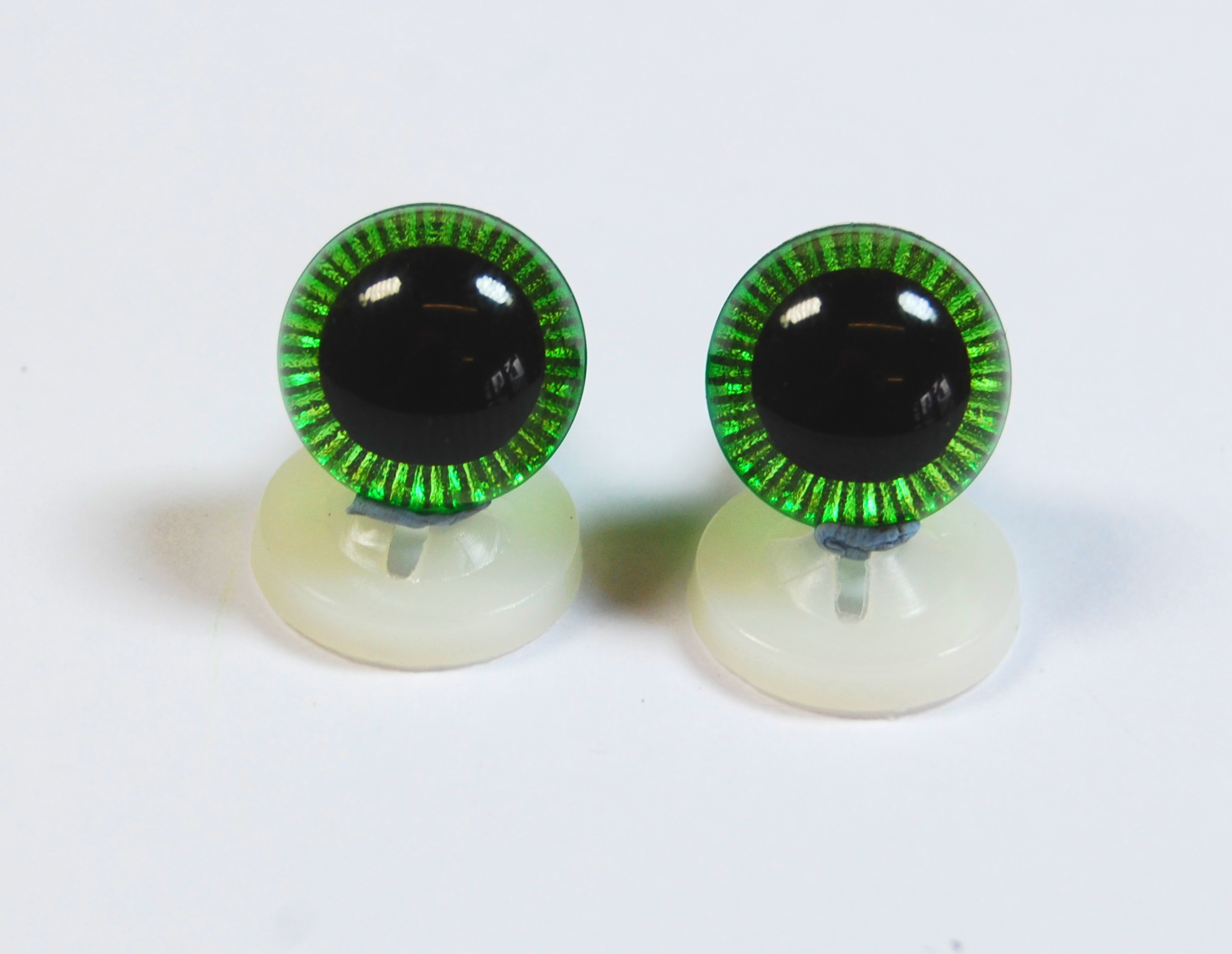 Pack of 1 Pair 10mm Green Owl Eyes With Plastic Backs CelloExpress