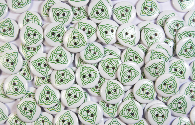 20mm Celtic Knot - Irish Themed Wooden Buttons