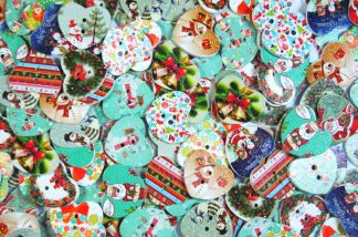 Christmas Wooden Buttons - Christmas Hearts Type 2