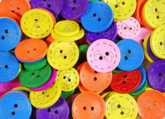 30mm Wooden Buttons - Stitches & Bows