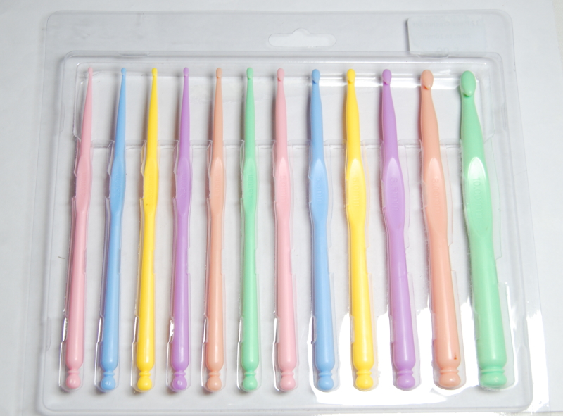 12 Piece Plastic Crochet Set 2mm 10mm Crochet Set for Sewing and