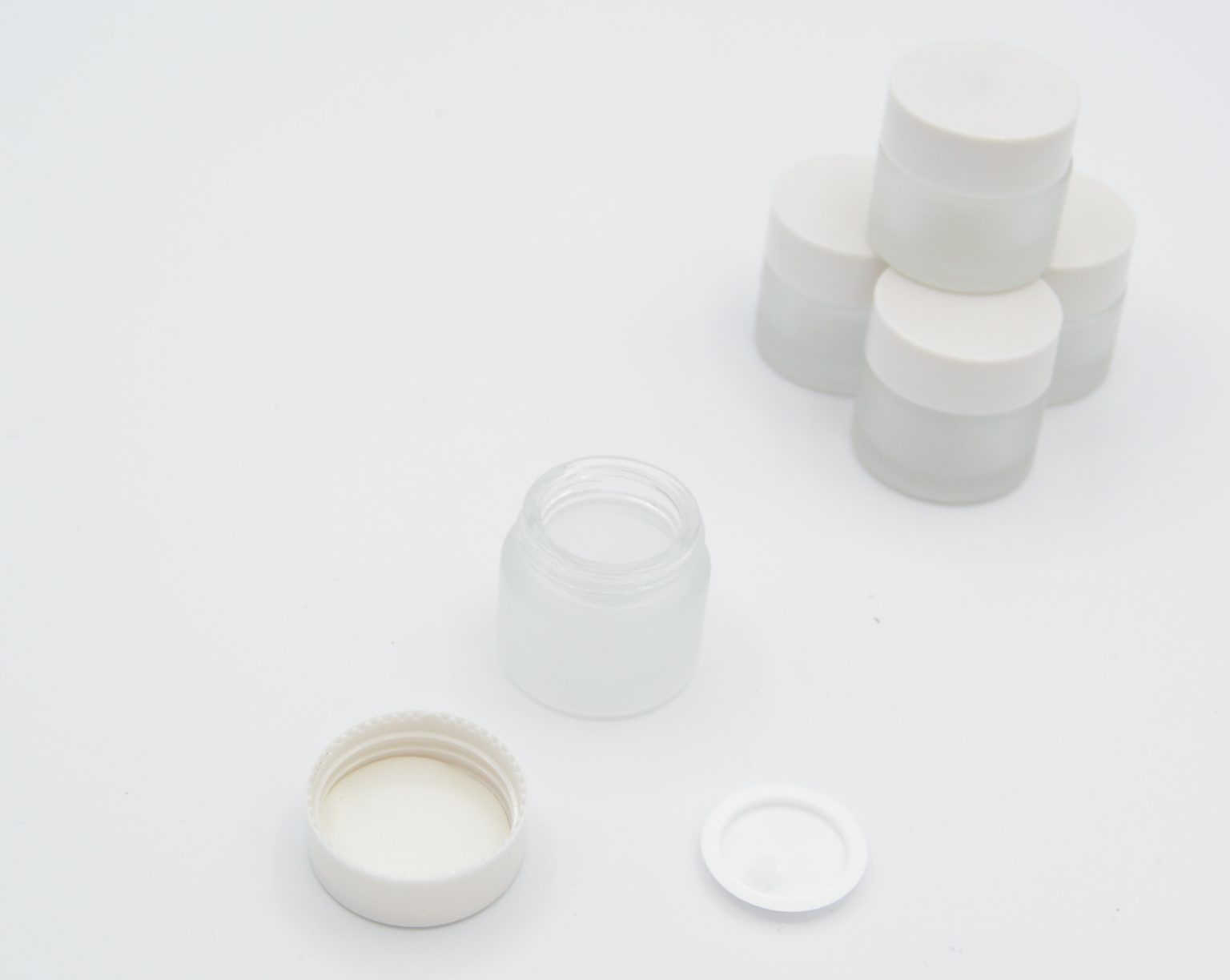 Round Glass Jars with Lids and Inserts 10ml Frosted White Lids