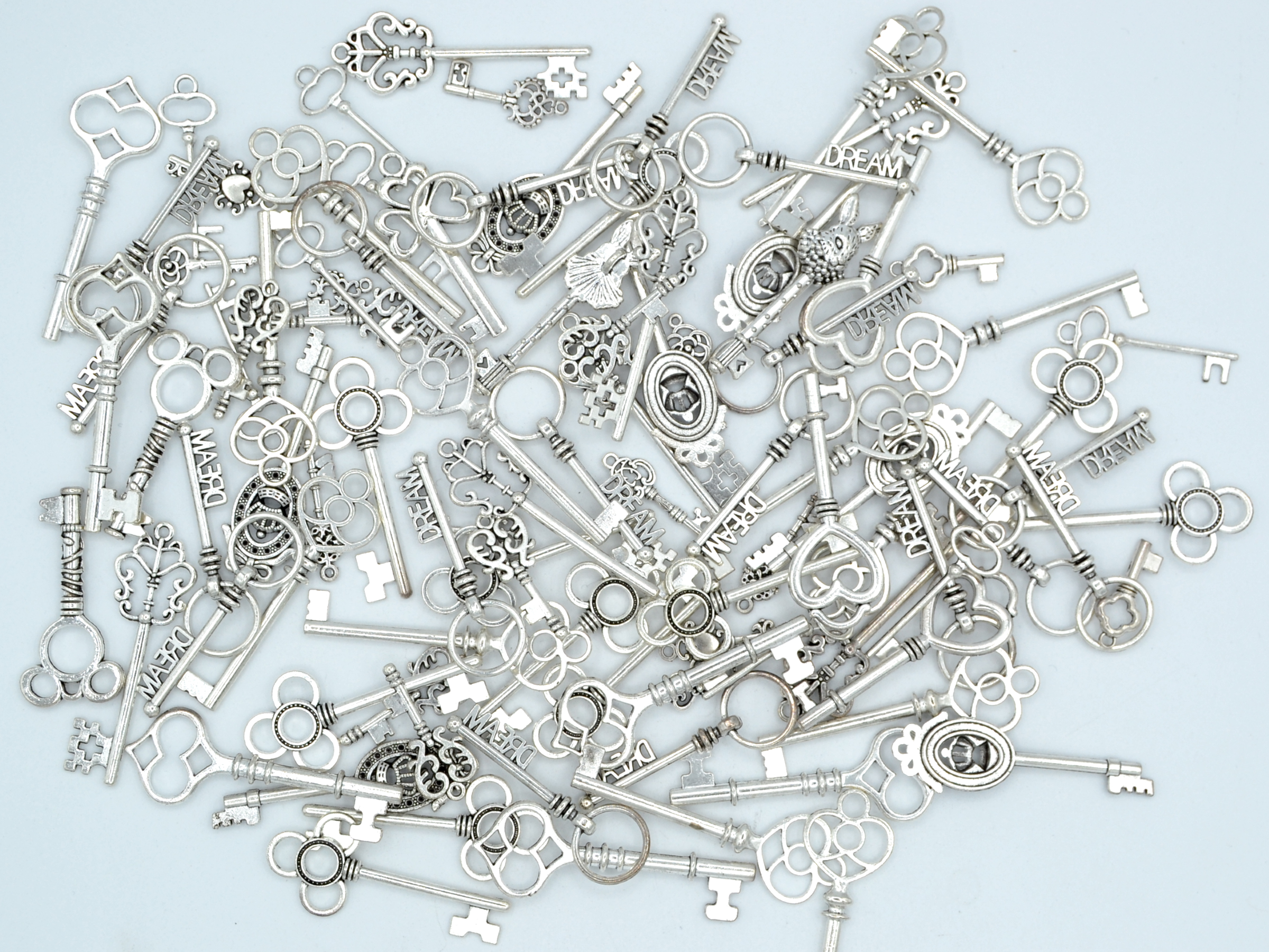 Pack of 50g - Silver Steampunk Keys